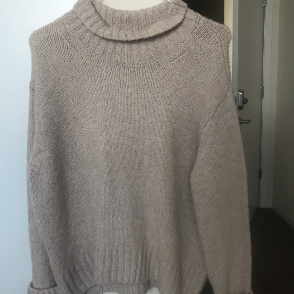 Mock neck thick sweater